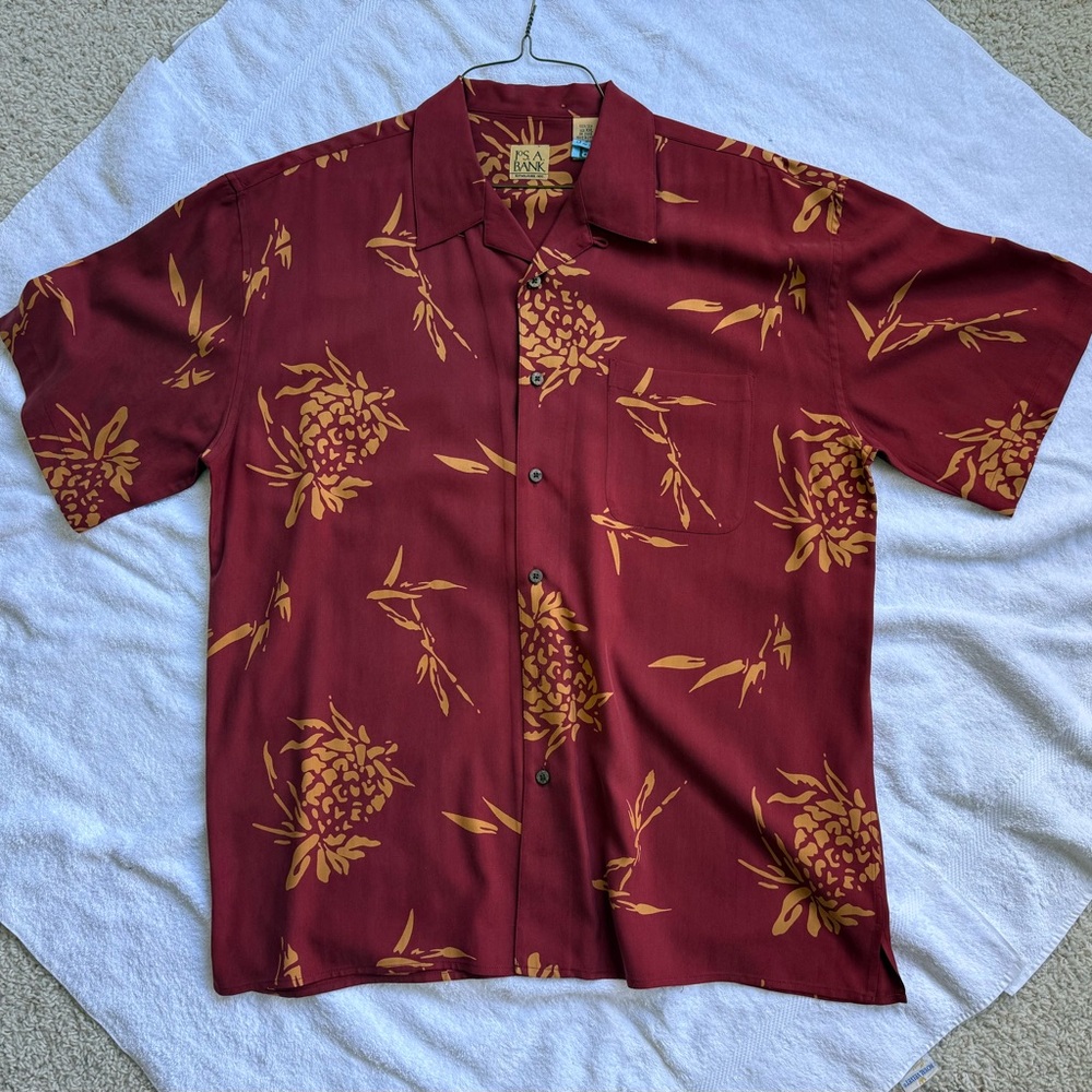 Jos A Banks XXL silk Hawaiian shirt.   Burgundy red.